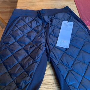ALO airbrush winter high-waist puffer pant black XS.  New w/ tags, never worn